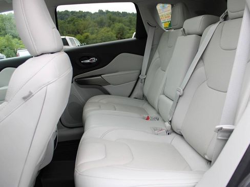 Used 2021 Jeep Cherokee Limited AWD/4WD image 35