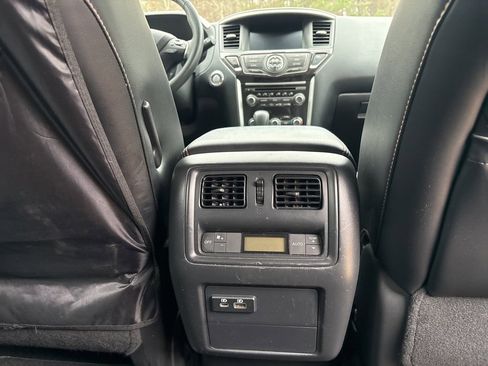 Used 2020 Nissan Pathfinder SV w/ Rock Creek Edition image 9