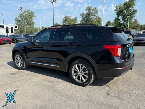 Used 2020 Ford Explorer XLT w/ Equipment Group 202A AWD/4WD image 5