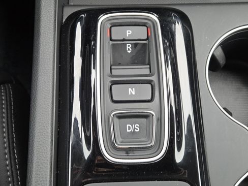 Used 2025 Honda Pilot EX-L image 32