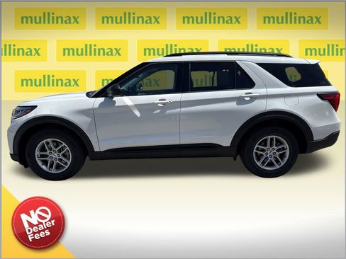 New 2026 Ford Explorer Active RWD image 2