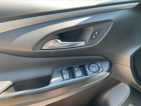 Used 2025 Buick Envista Preferred FWD image 19