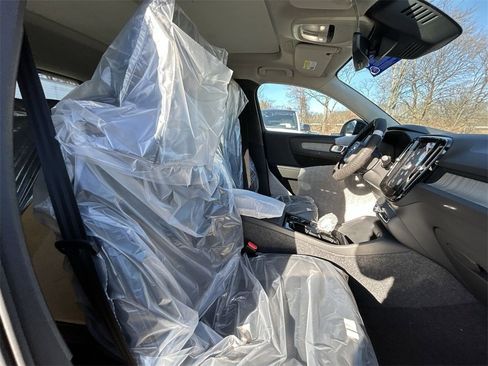 New 2025 Volvo XC40 B5 Plus w/ Climate Package image 15