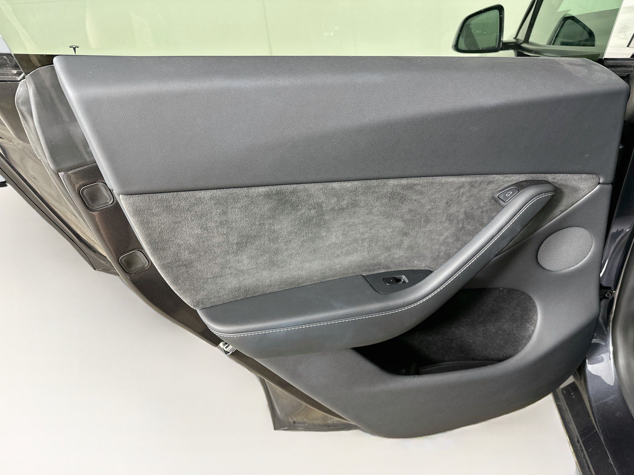 Used 2025 Tesla Model Y Long Range RWD image 27