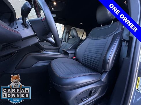 Used 2025 Ford Explorer ST-Line w/ ST-Line Street Pack image 6