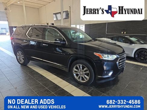 Used 2020 Chevrolet Traverse High Country FWD image 2