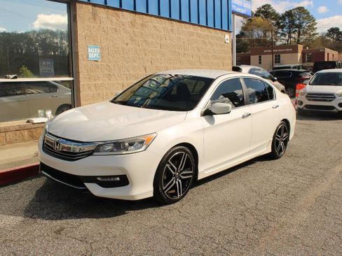 Used 2016 Honda Accord Sport image 3