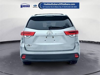 Used 2019 Toyota Highlander SE