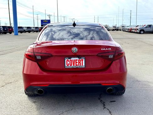 Used 2018 Alfa Romeo Giulia Ti w/ Quick Order Package 22Z Lusso image 8