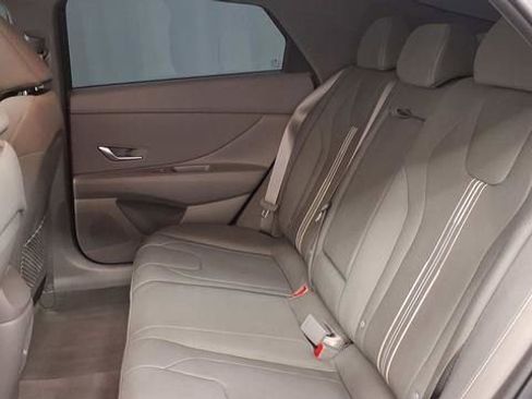 Used 2025 Hyundai Elantra SEL image 20