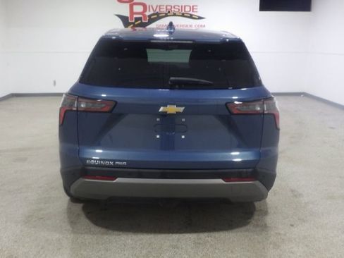 Used 2025 Chevrolet Equinox LT w/ Safety and Technology Package AWD/4WD image 3