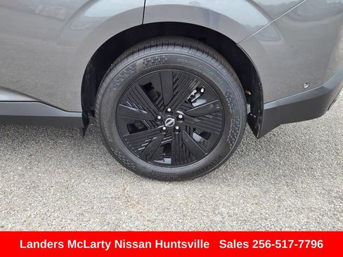 Used 2025 Nissan Murano SV AWD/4WD image 12