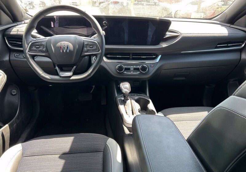 Used 2024 Buick Envista Preferred w/ Convenience I Package FWD image 5