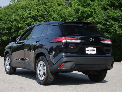 Used 2023 Toyota Corolla Cross L FWD image 12