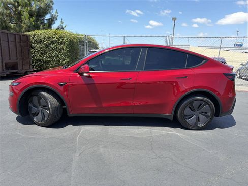 Used 2026 Tesla Model Y AWD image 3