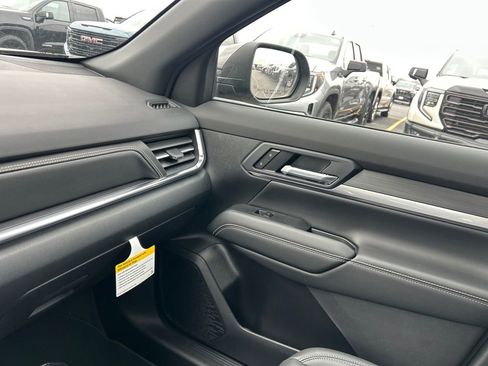 New 2026 GMC Terrain Elevation w/ Elevation Premium Package AWD/4WD image 28