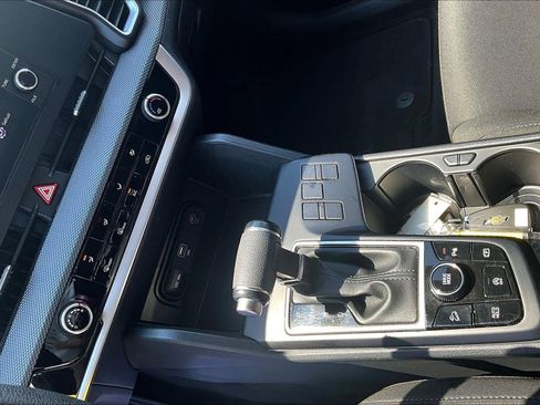 Used 2024 Kia Sportage LX image 18