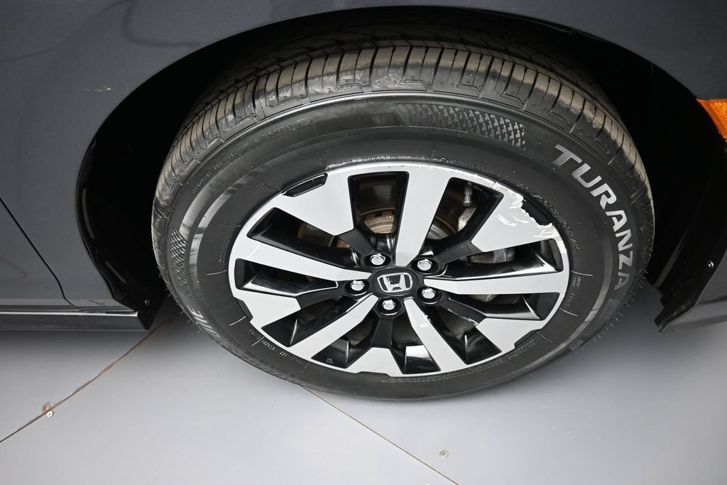 Certified 2025 Honda Odyssey EX-L image 13