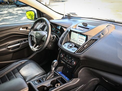 Used 2017 Ford Escape Titanium AWD/4WD image 18