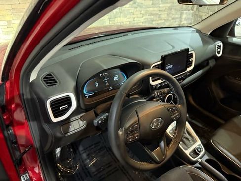 New 2025 Hyundai Venue Limited image 8