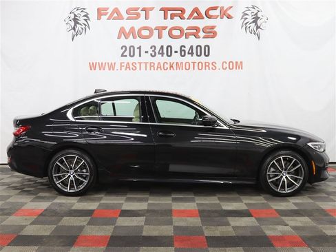 Used 2019 BMW 330i xDrive Sedan w/ Premium Package image 4