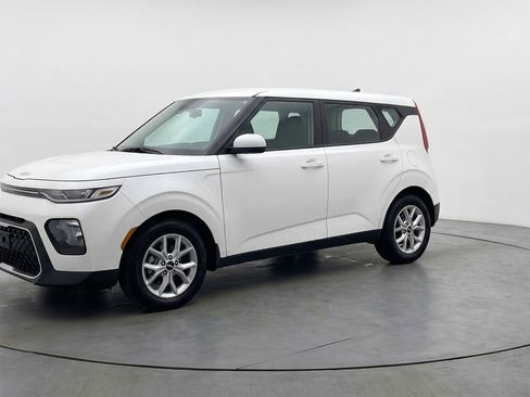 Used 2025 Kia Soul LX w/ LX Technology Package image 3