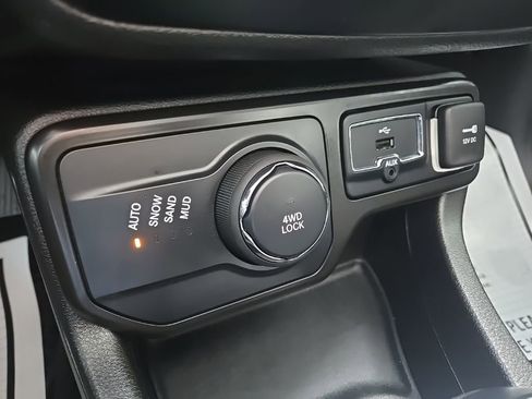 Used 2023 Jeep Renegade Altitude w/ Sun/Sound Group image 57