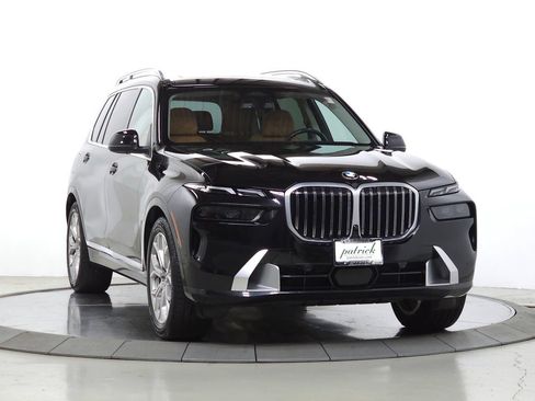 Used 2025 BMW X7 xDrive40i w/ Premium Package AWD/4WD image 1
