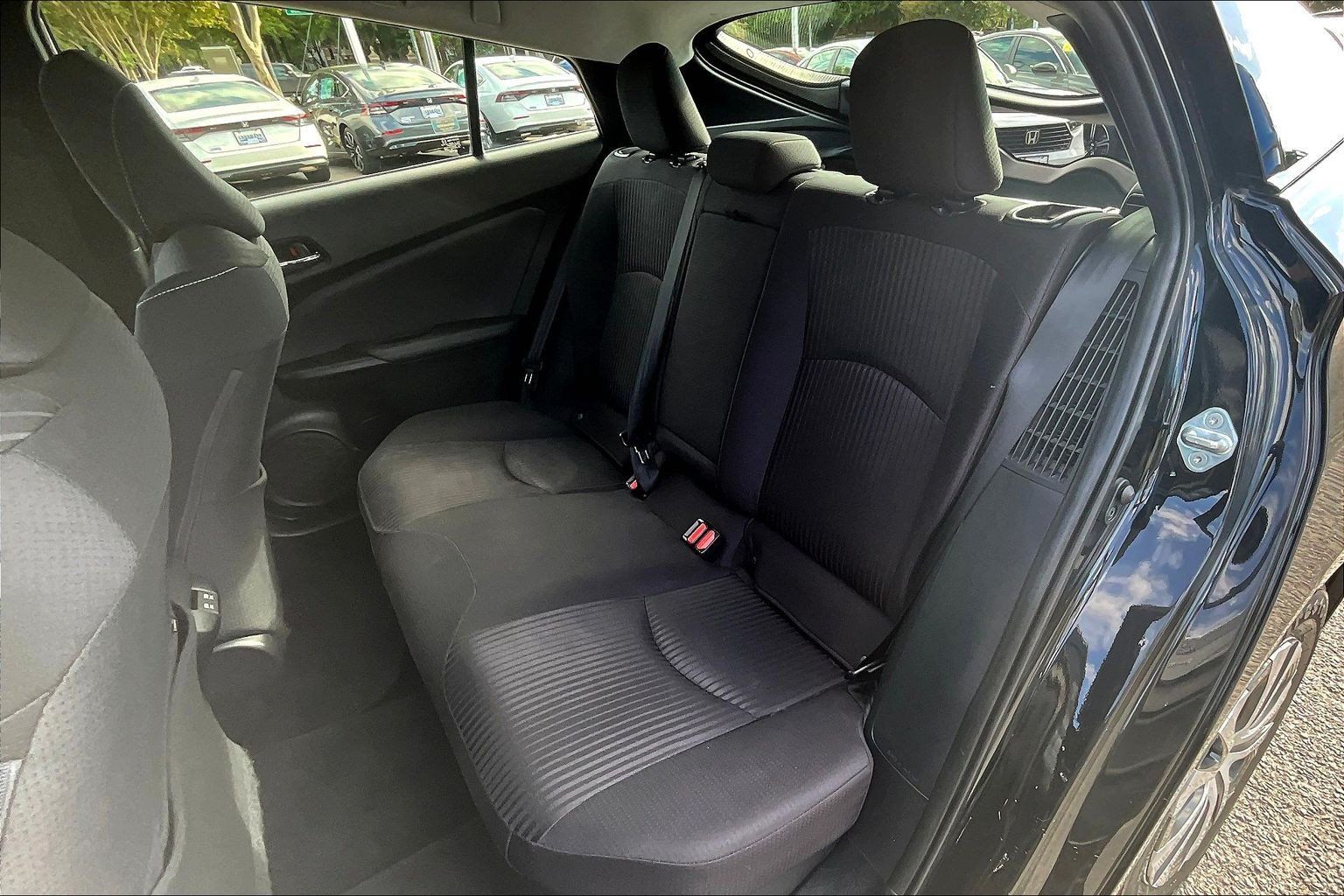 Used 2021 Toyota Prius Prime LE w/ Carpet Mat Package (TMS) FWD image 27