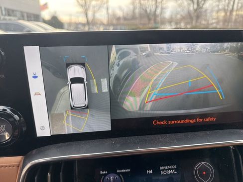 Used 2023 Lexus LX 600 4WD w/ Luxury Package image 15