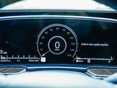 Used 2021 Cadillac Escalade ESV Premium Luxury Platinum image 24