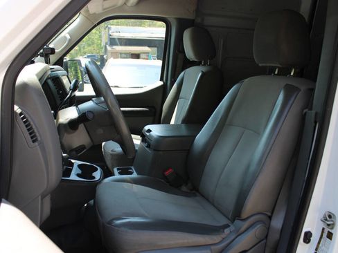 Used 2020 Nissan NV 2500 SV RWD image 19