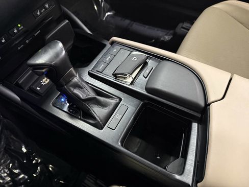 Used 2019 Lexus ES 350 w/ Premium Package FWD image 29