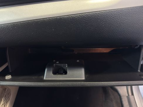 Used 2015 Dodge Journey SXT w/ Flexible Seating Group image 23