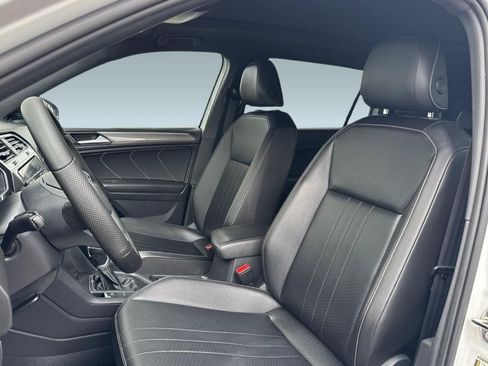 Used 2022 Volkswagen Tiguan SE R-Line FWD image 5