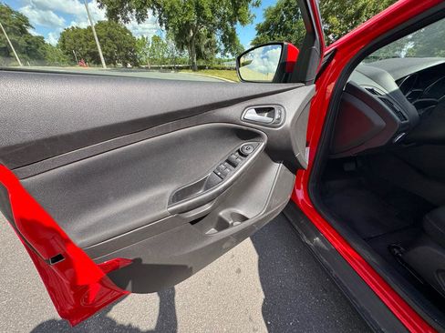 Used 2016 Ford Focus SE FWD image 19