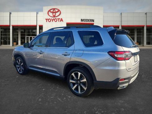 Used 2025 Honda Pilot Elite image 6