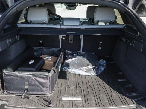 New 2026 Land Rover Range Rover Velar S image 24