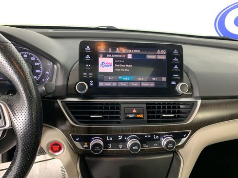 Used 2018 Honda Accord EX image 25