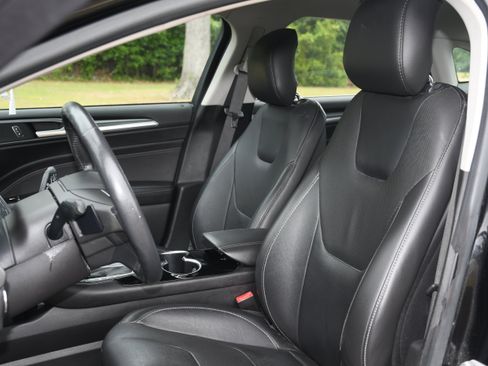 Used 2014 Ford Fusion Titanium FWD image 12