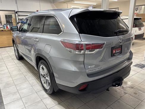 Used 2015 Toyota Highlander Limited AWD/4WD image 2