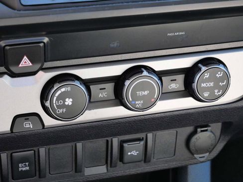 Used 2020 Toyota Tacoma SR image 24