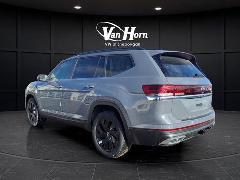 New 2026 Volkswagen Atlas SE image 4