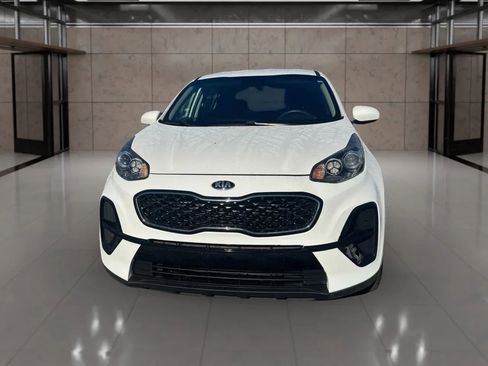 Used 2020 Kia Sportage LX image 9
