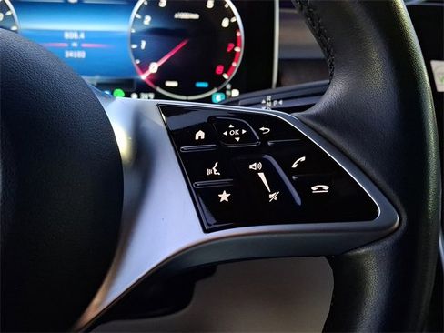 Used 2023 Mercedes-Benz GLC 300 4MATIC image 28