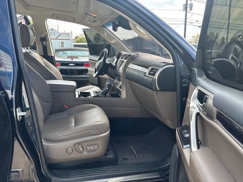 Used 2021 Lexus GX 460 Premium w/ Premium Package image 12