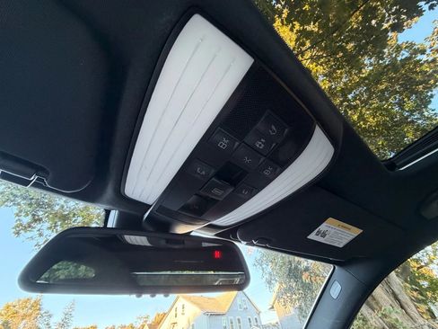 Used 2012 Mercedes-Benz E 350 4MATIC Sedan image 51