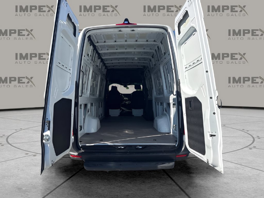 Used 2025 Mercedes-Benz Sprinter 2500 image 23
