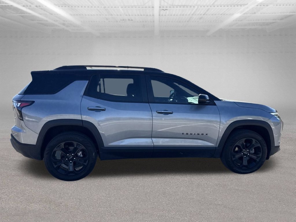 Used 2025 Chevrolet Equinox LT w/ Midnight Edition FWD image 10