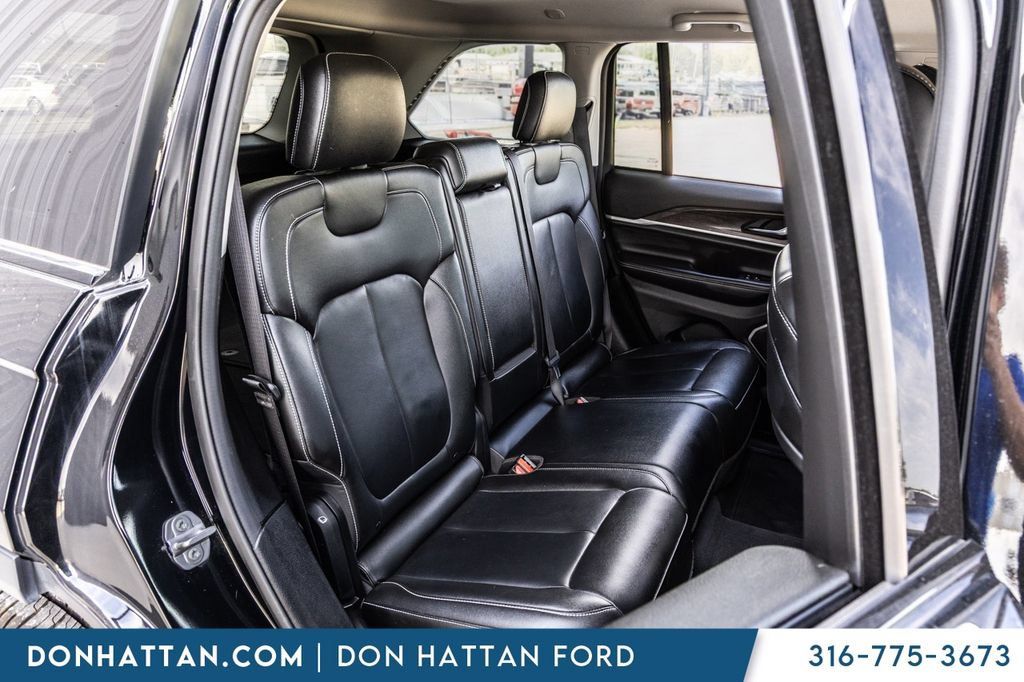 Used 2023 Jeep Grand Cherokee Limited w/ Trailer Tow Prep Group (B) AWD/4WD image 22